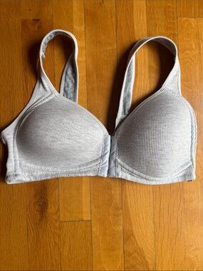 Comfort Molded Wireless Bra - Light Gray